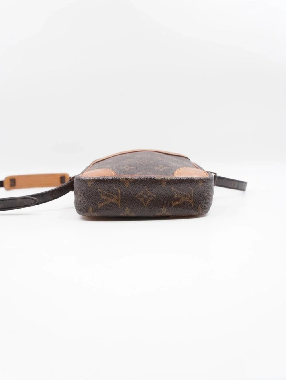 Louis Vuitton size approx